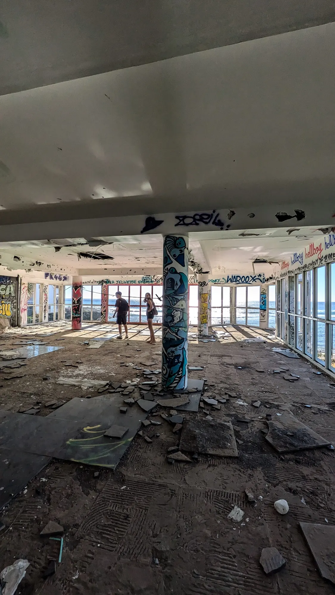 Graffitis dans un hôtel abandonné à La Réunion, photo 10