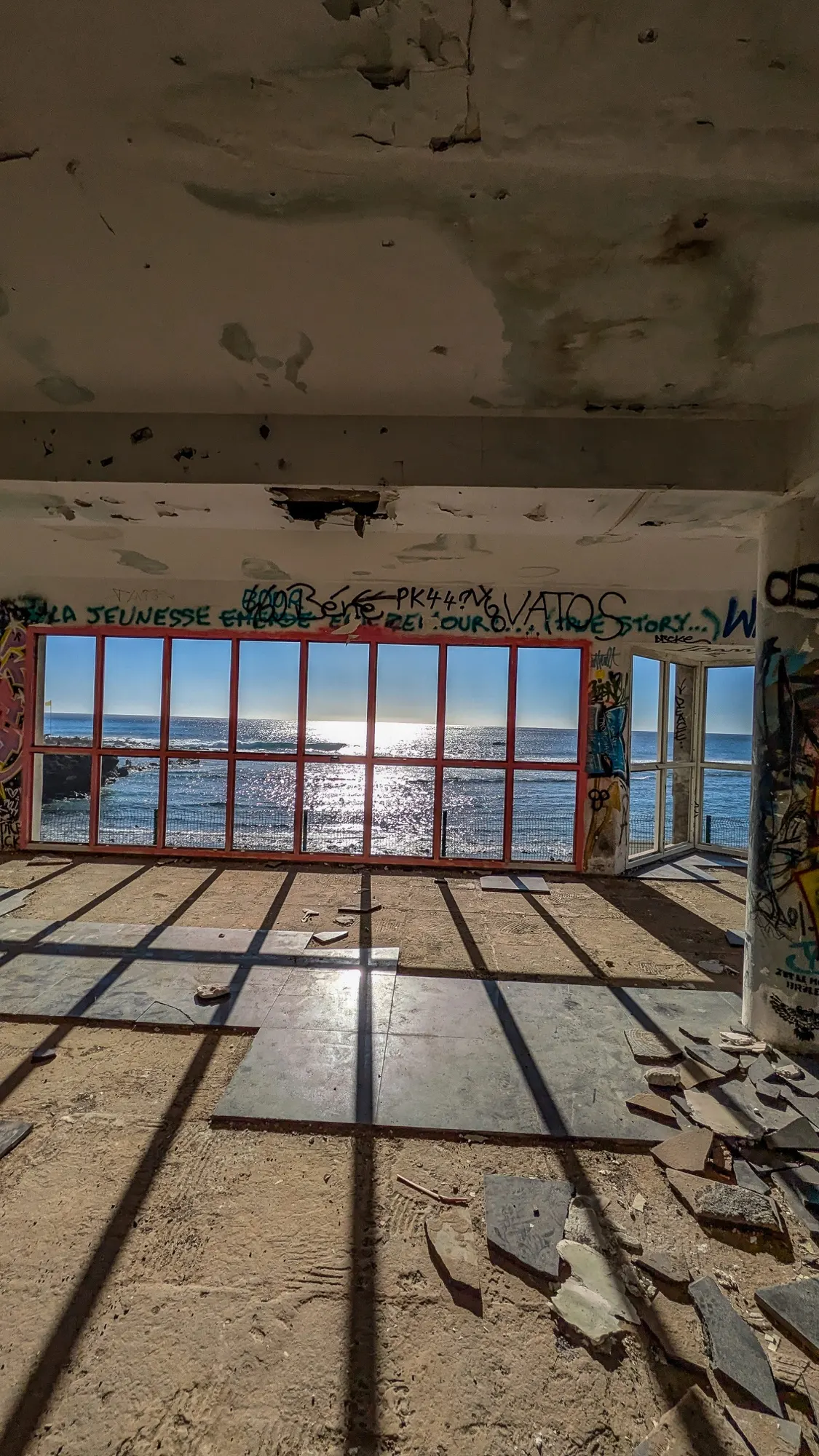 Graffitis dans un hôtel abandonné à La Réunion, photo 12