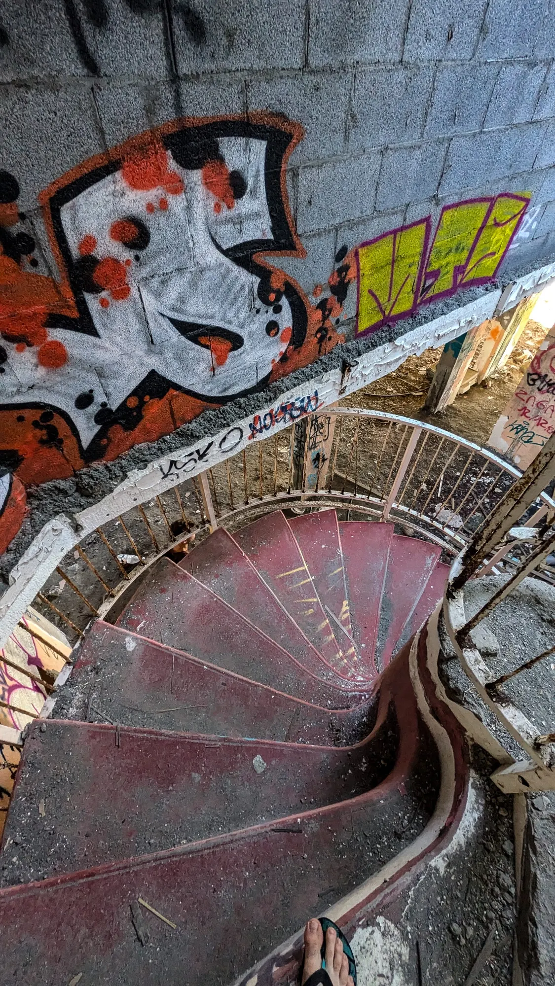 Graffitis dans un hôtel abandonné à La Réunion, photo 14