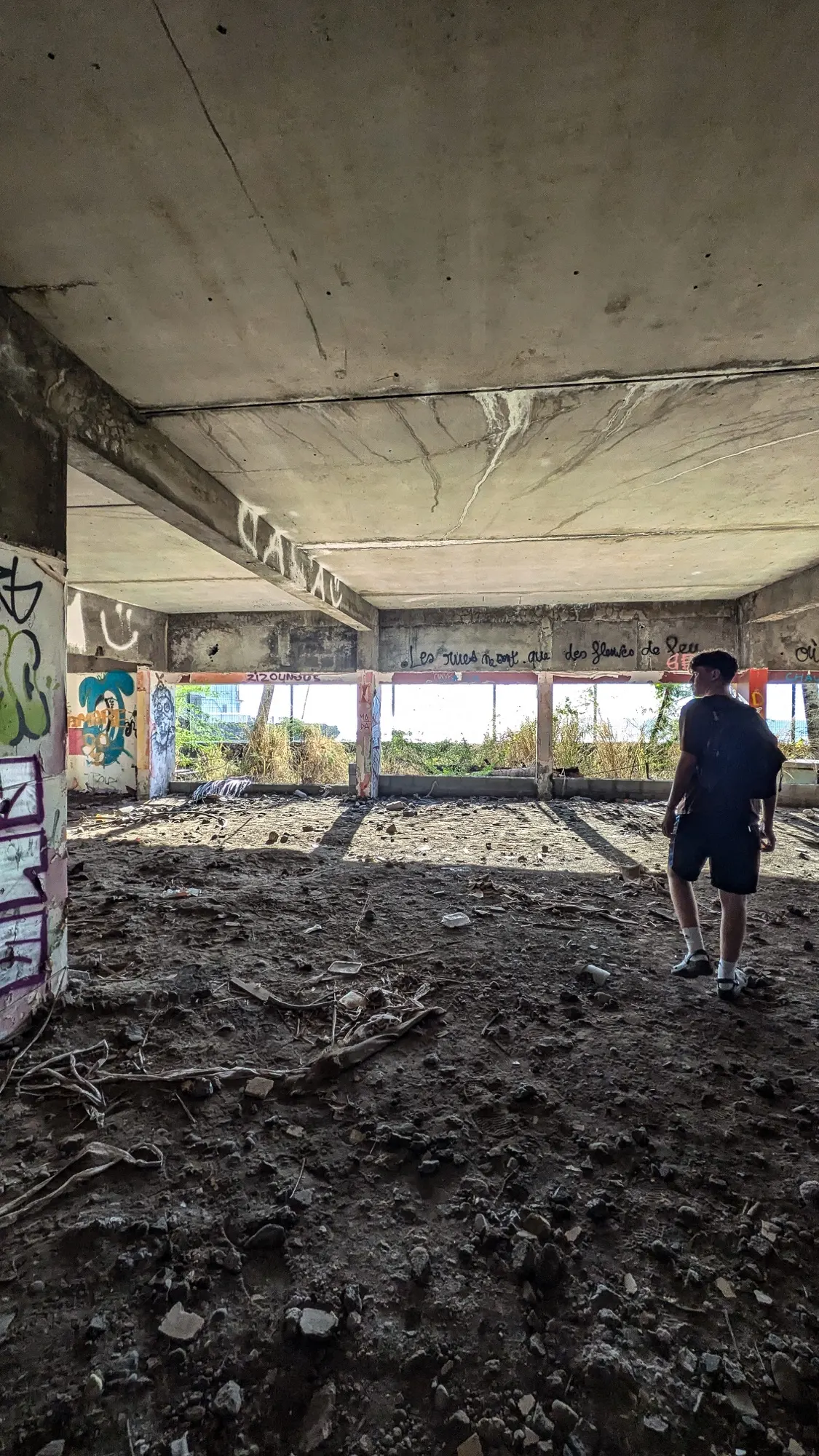 Graffitis dans un hôtel abandonné à La Réunion, photo 15