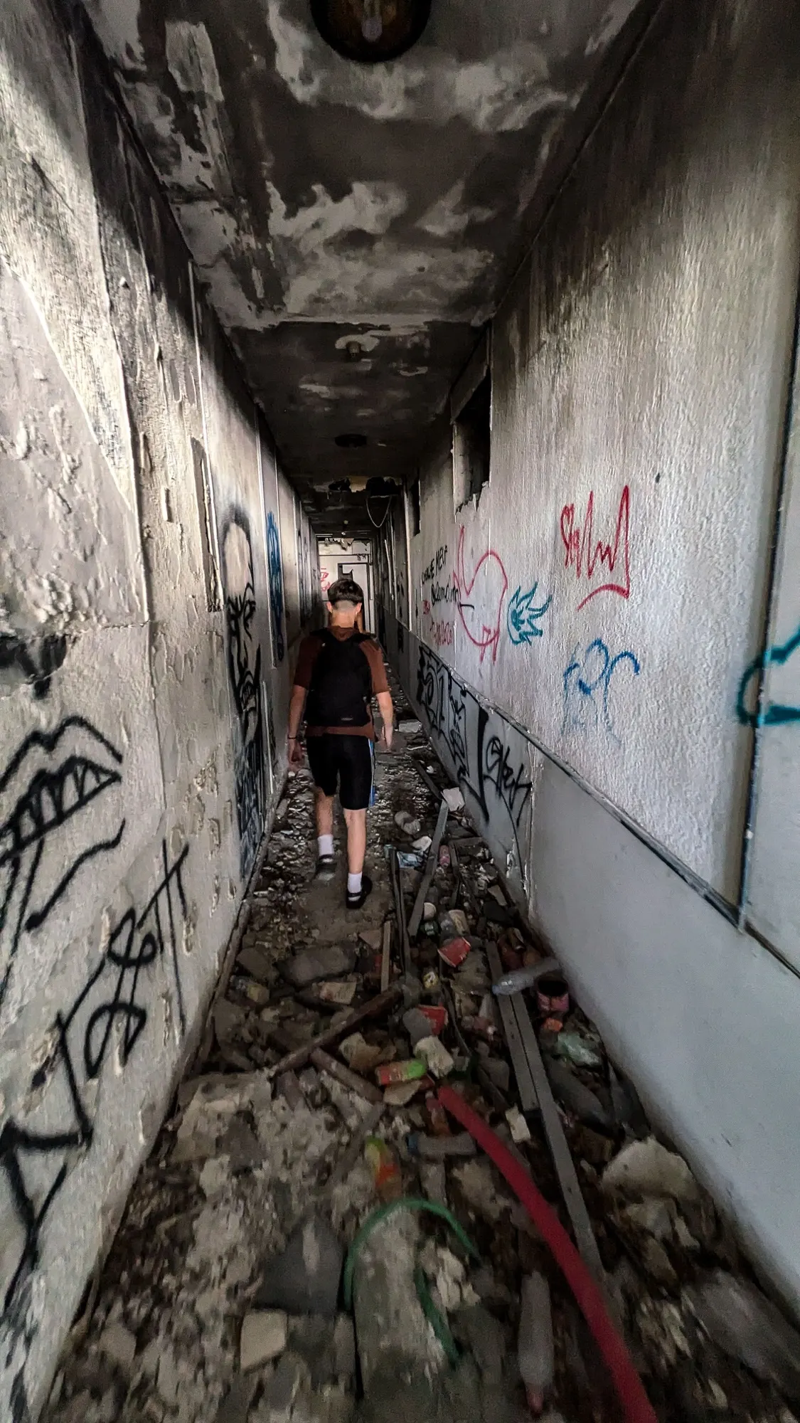 Graffitis dans un hôtel abandonné à La Réunion, photo 17