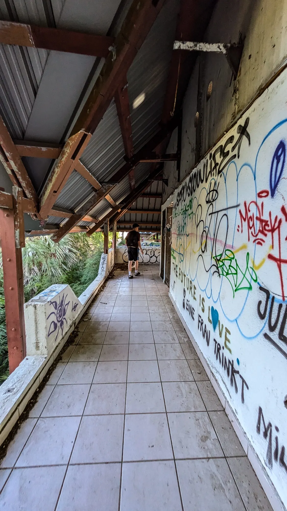 Graffitis dans un hôtel abandonné à La Réunion, photo 22