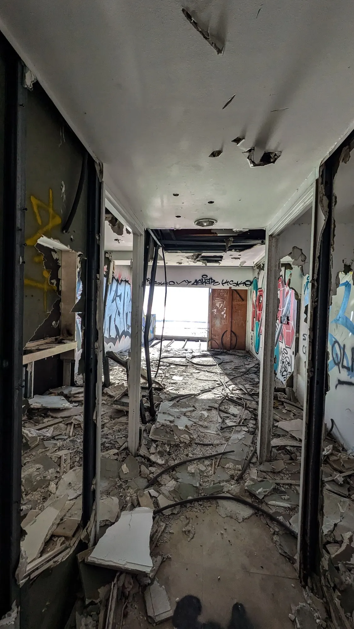 Graffitis dans un hôtel abandonné à La Réunion, photo 24