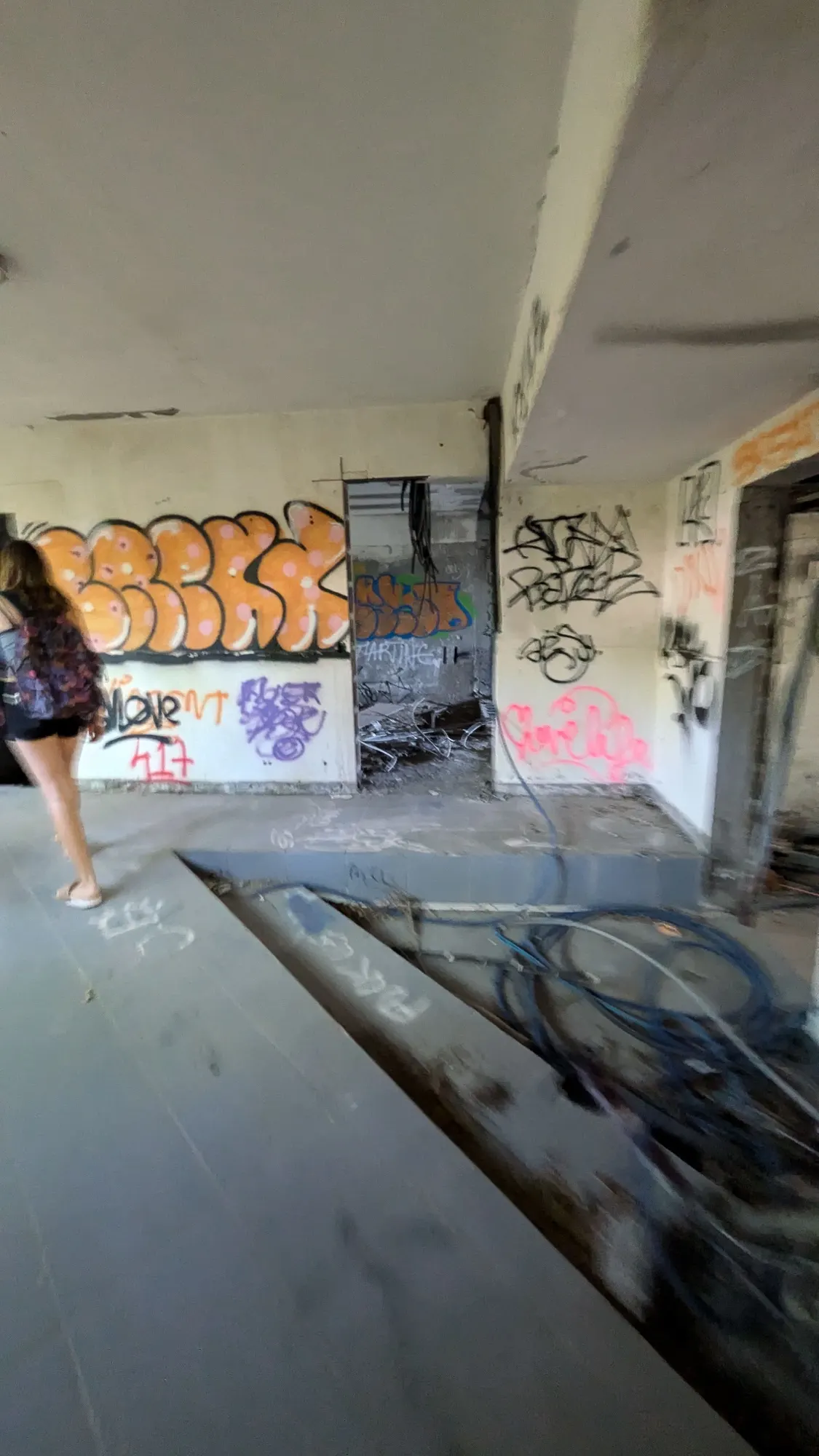 Graffitis dans un hôtel abandonné à La Réunion, photo 4
